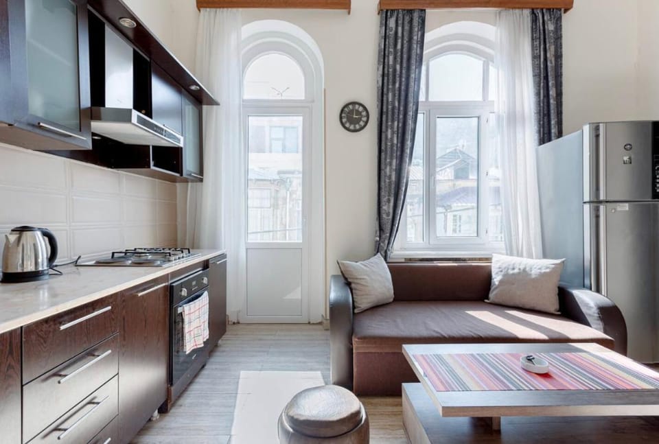 Central Location King Size Bed Apartment in Tbilisi, Georgia