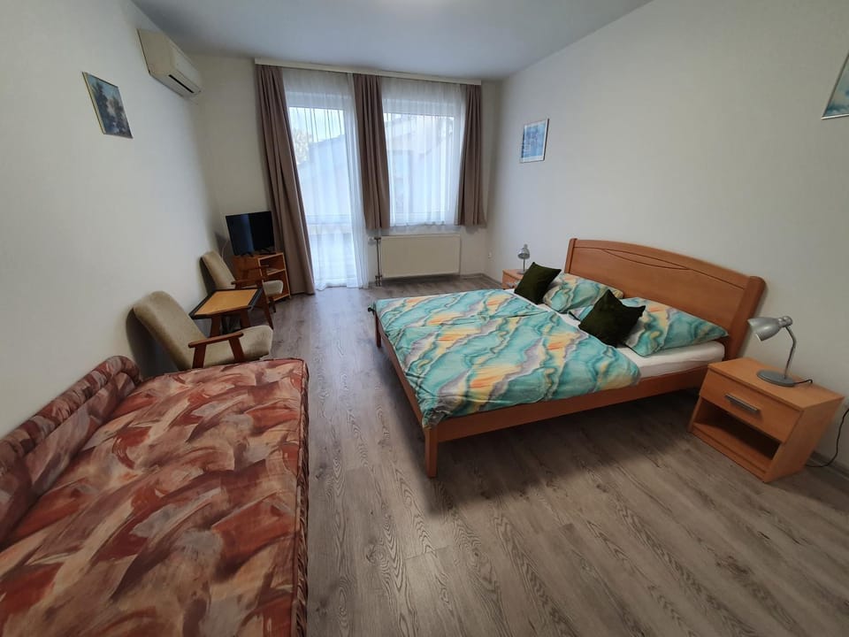 TV and multimedia, Living room, Photo of the whole room