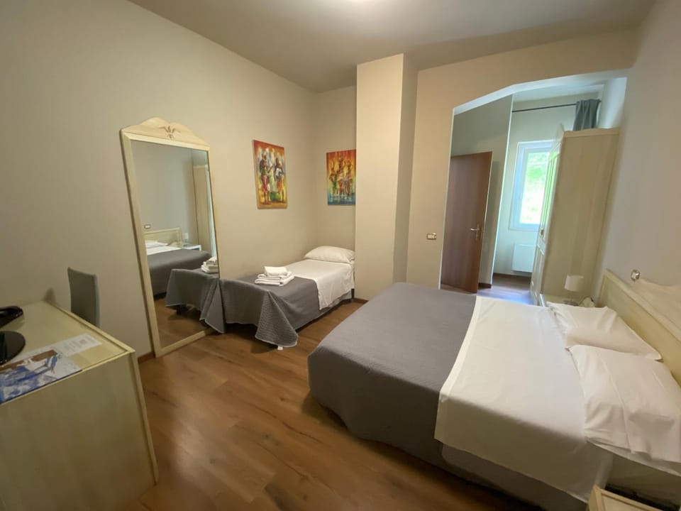 Bed, Bedroom, Family, Family