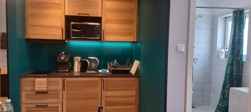 Coffee/tea facilities, Kitchen or kitchenette