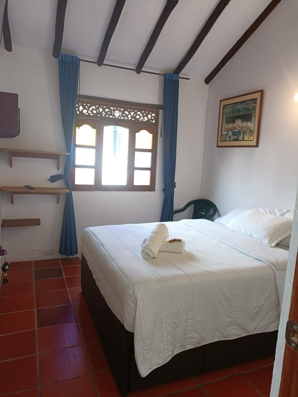 Bed, Photo of the whole room, Bedroom, towels