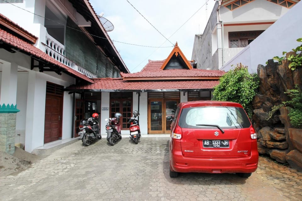 Facade/entrance
