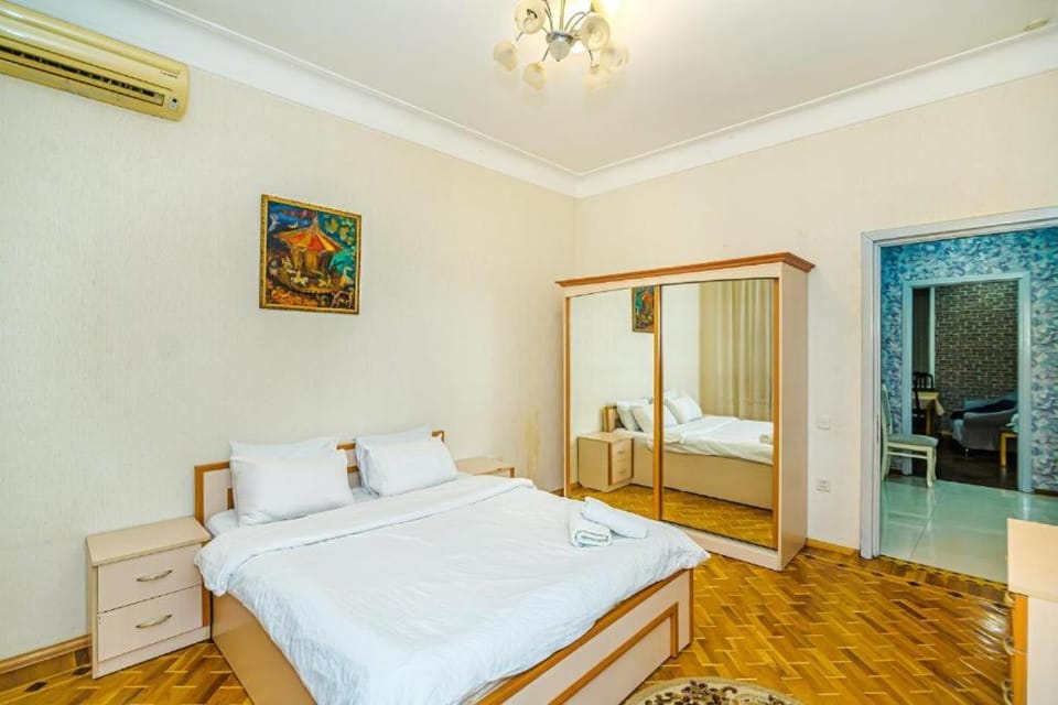 Classic Apartment Nizami Apartment in Baku