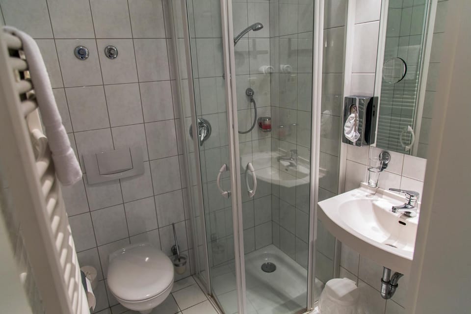 Shower, Toilet, Bathroom
