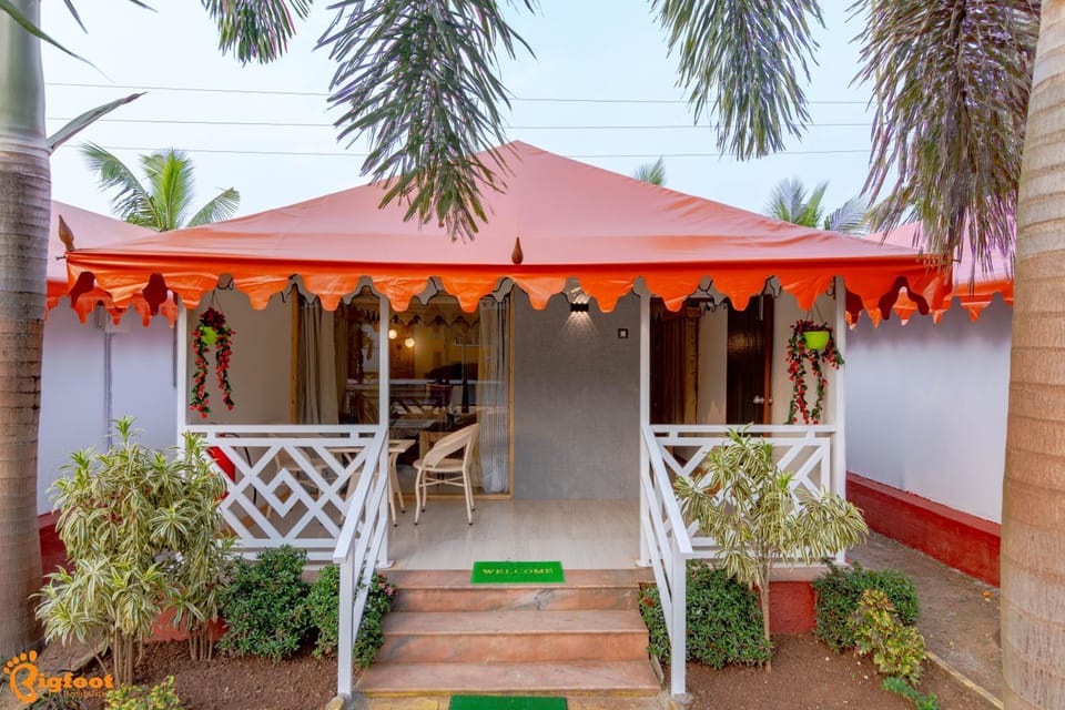 Patio, Day