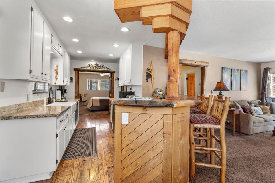 Seating area, Dining area, dishwasher, kitchen