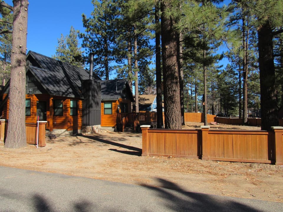 Property building, Natural landscape, Parking