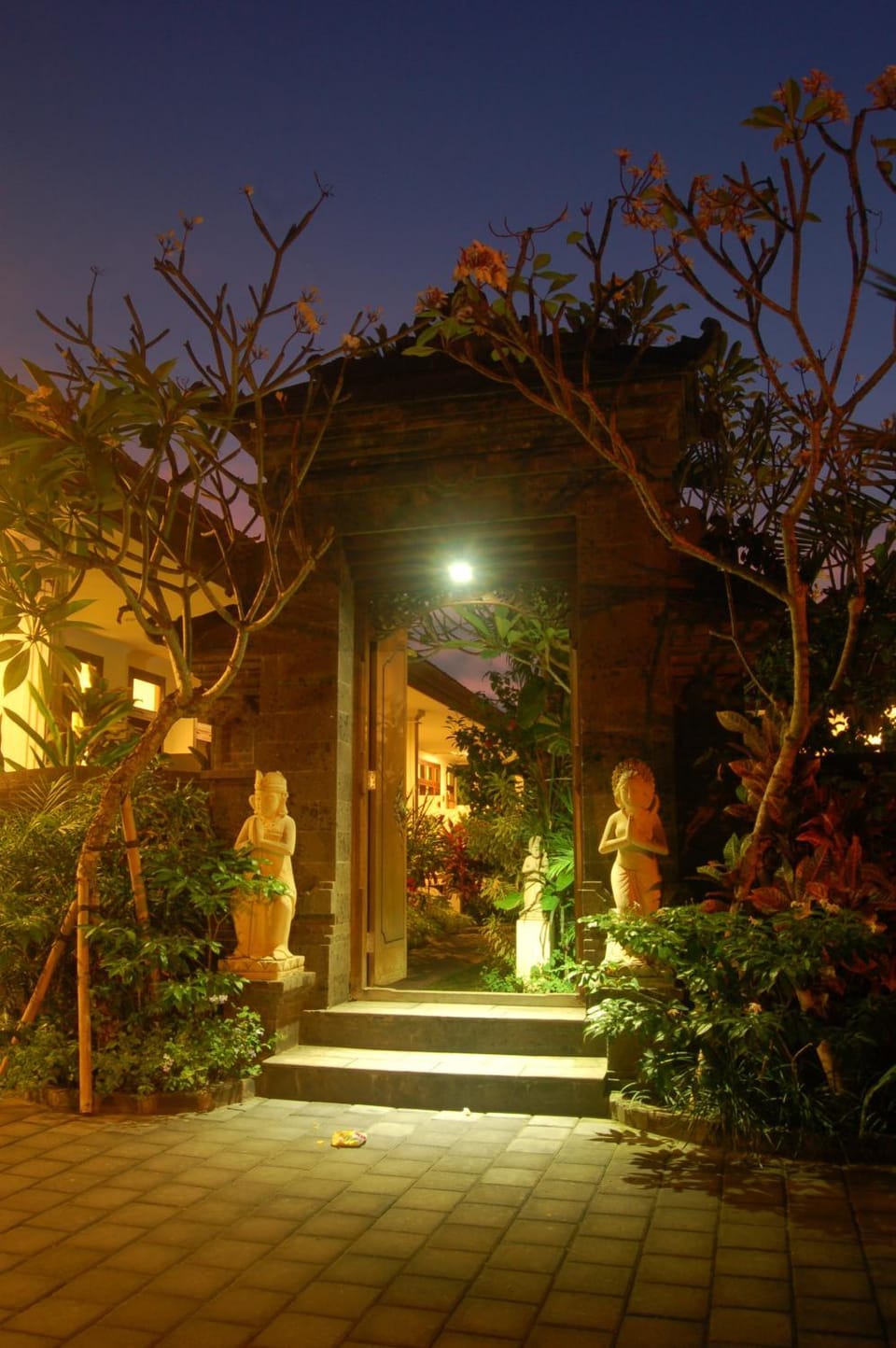 Property building, Garden, Decorative detail, Garden view