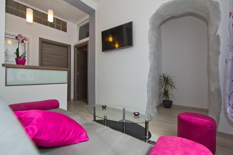 TV and multimedia, Living room, Seating area