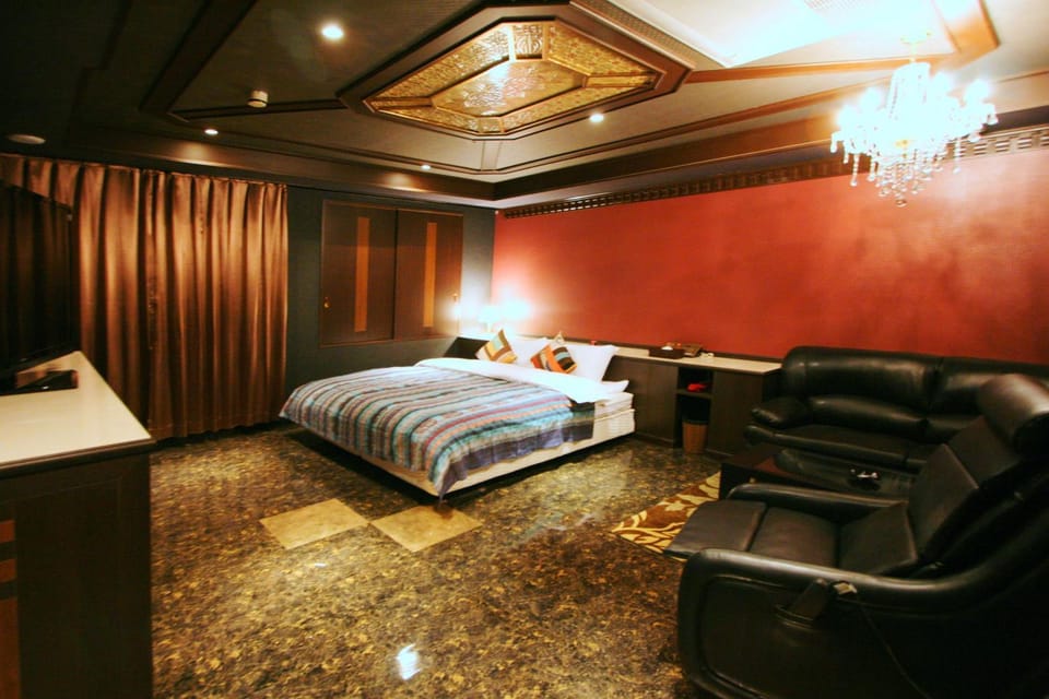 Seating area, Bedroom