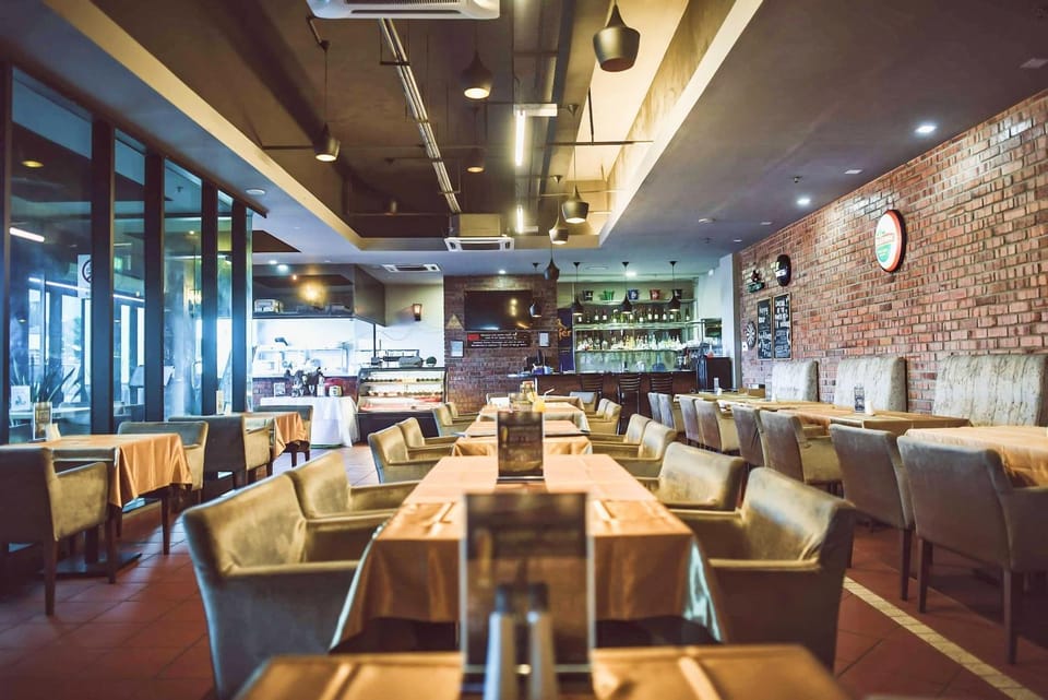 Restaurant/places to eat, Dinner, Alcoholic drinks, Non alcoholic drinks