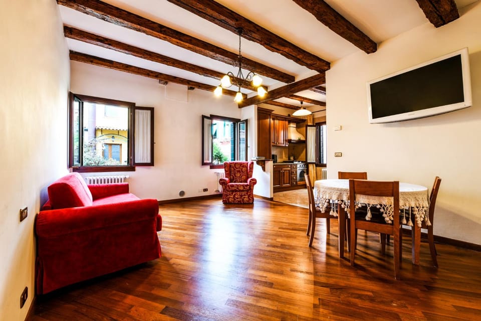 Living room, Dining area