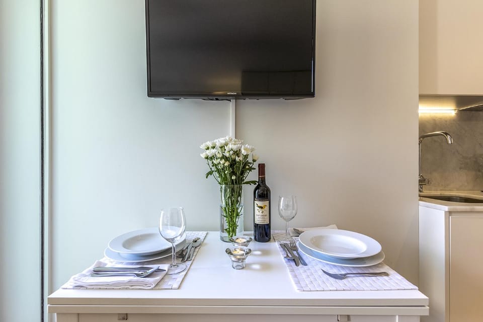 TV and multimedia, Kitchen or kitchenette, Dining area