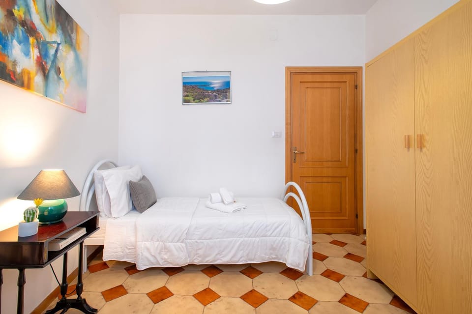 Bed, Photo of the whole room, Bedroom, towels, wardrobe