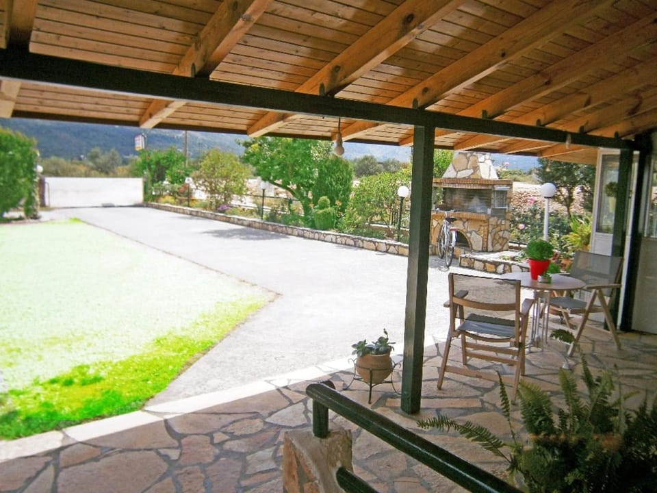 Georgia's Little Village Bed and Breakfast in Peloponnese, Western Greece and the Ionian