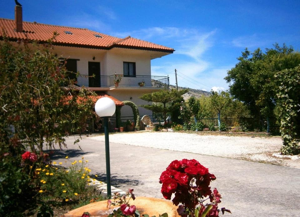 Georgia's Little Village Bed and Breakfast in Peloponnese, Western Greece and the Ionian