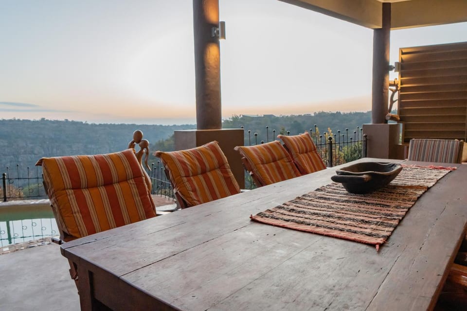 View (from property/room), Balcony/Terrace, Mountain view
