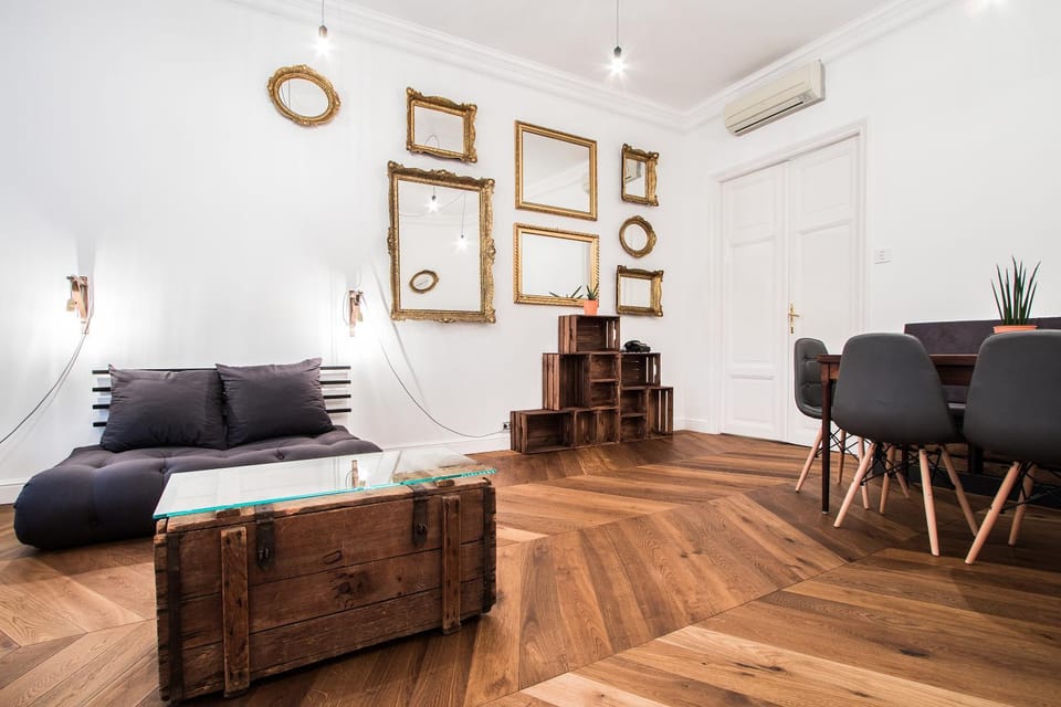 Living room, Seating area, Dining area