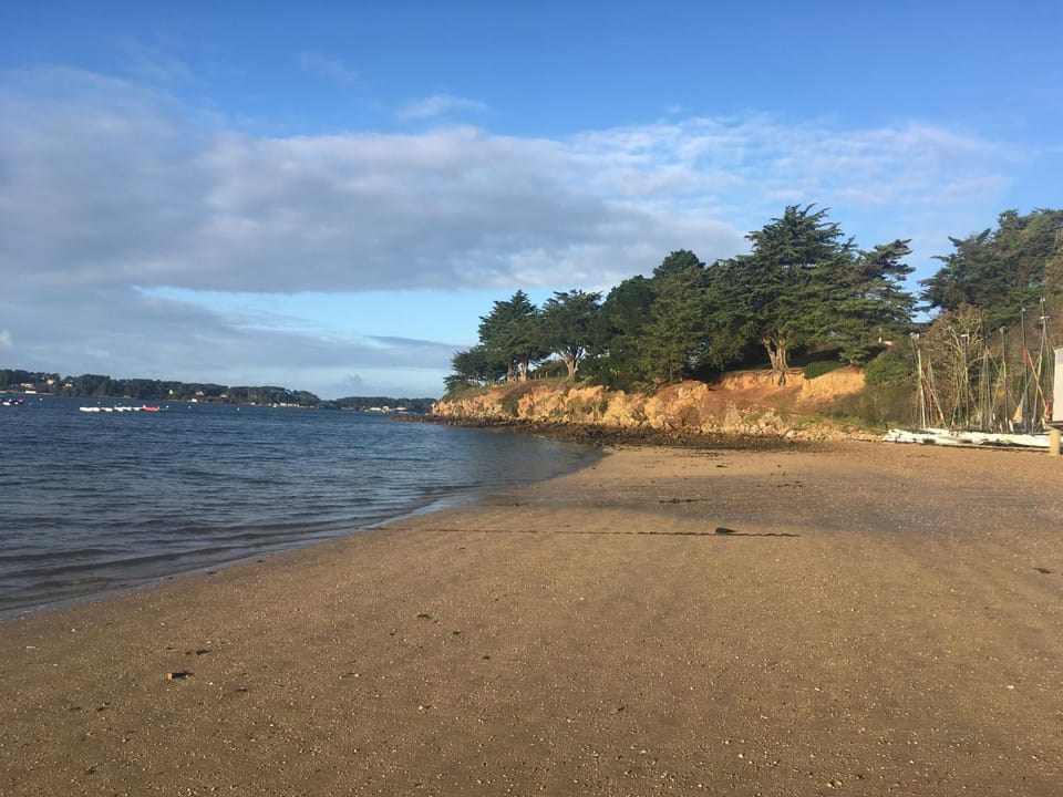 Nearby landmark, Off site, Day, Neighbourhood, Natural landscape, Winter, Fishing, Snorkeling, Beach, Windsurfing, Canoeing, Hiking, Cycling, Diving, On site, Pets, Sports, Entertainment, Family