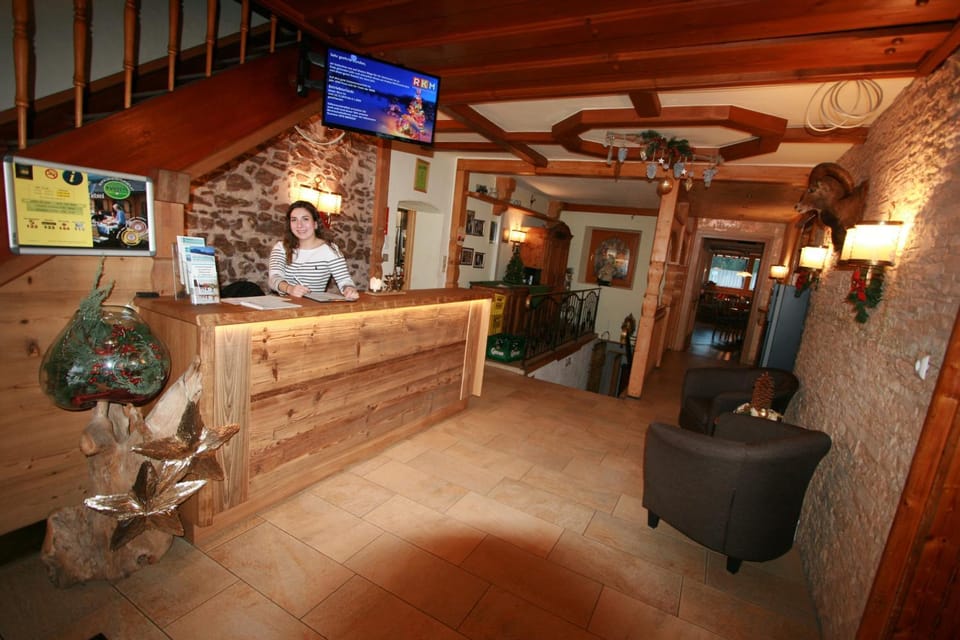 People, Lobby or reception, Seating area