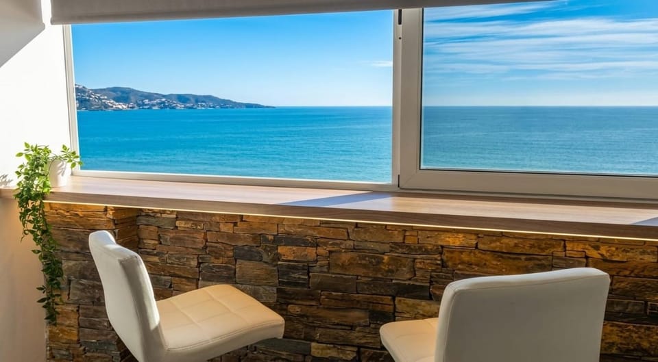 Property building, Restaurant/places to eat, Natural landscape, Bird's eye view, View (from property/room), View (from property/room), Living room, Seating area, City view, City view, Garden view, Garden view, Landmark view, Landmark view, Mountain view, Mountain view, River view, River view, Sea view, Sea view, Street view, Street view, Breakfast, internet, internet