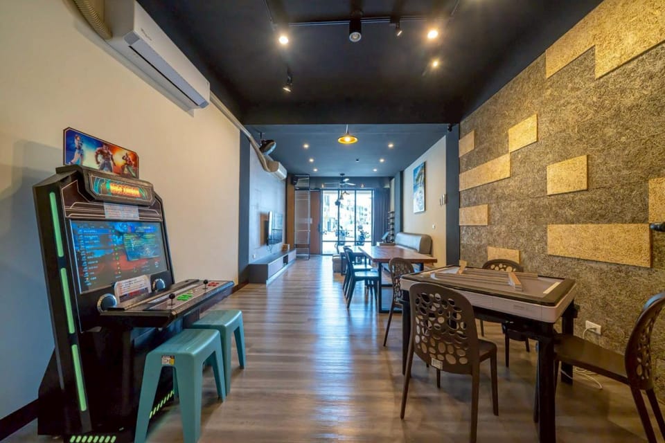安平1923包棟ktv民宿 多棟可選 可住8-50人 團體聚會首選 Vacation rental in Kaohsiung