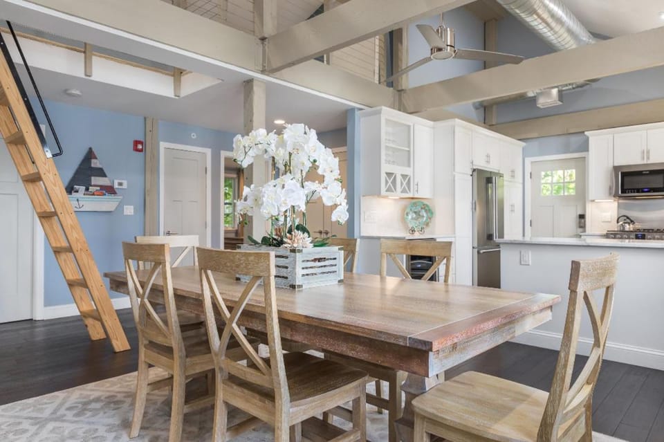 Luxury Marblehead Condo Apartment in Marblehead