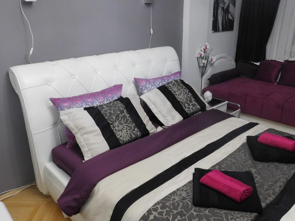 Velvet Lux Apartment in Serbia