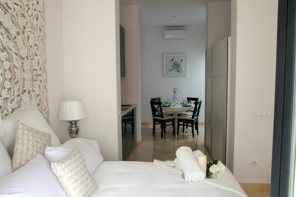 Photo of the whole room, Decorative detail, On site