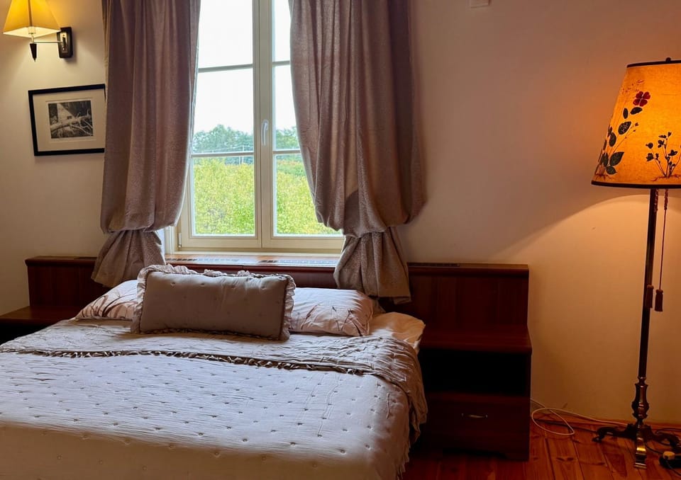 Dwór Strzyżew Bed and Breakfast in Masovian Voivodeship