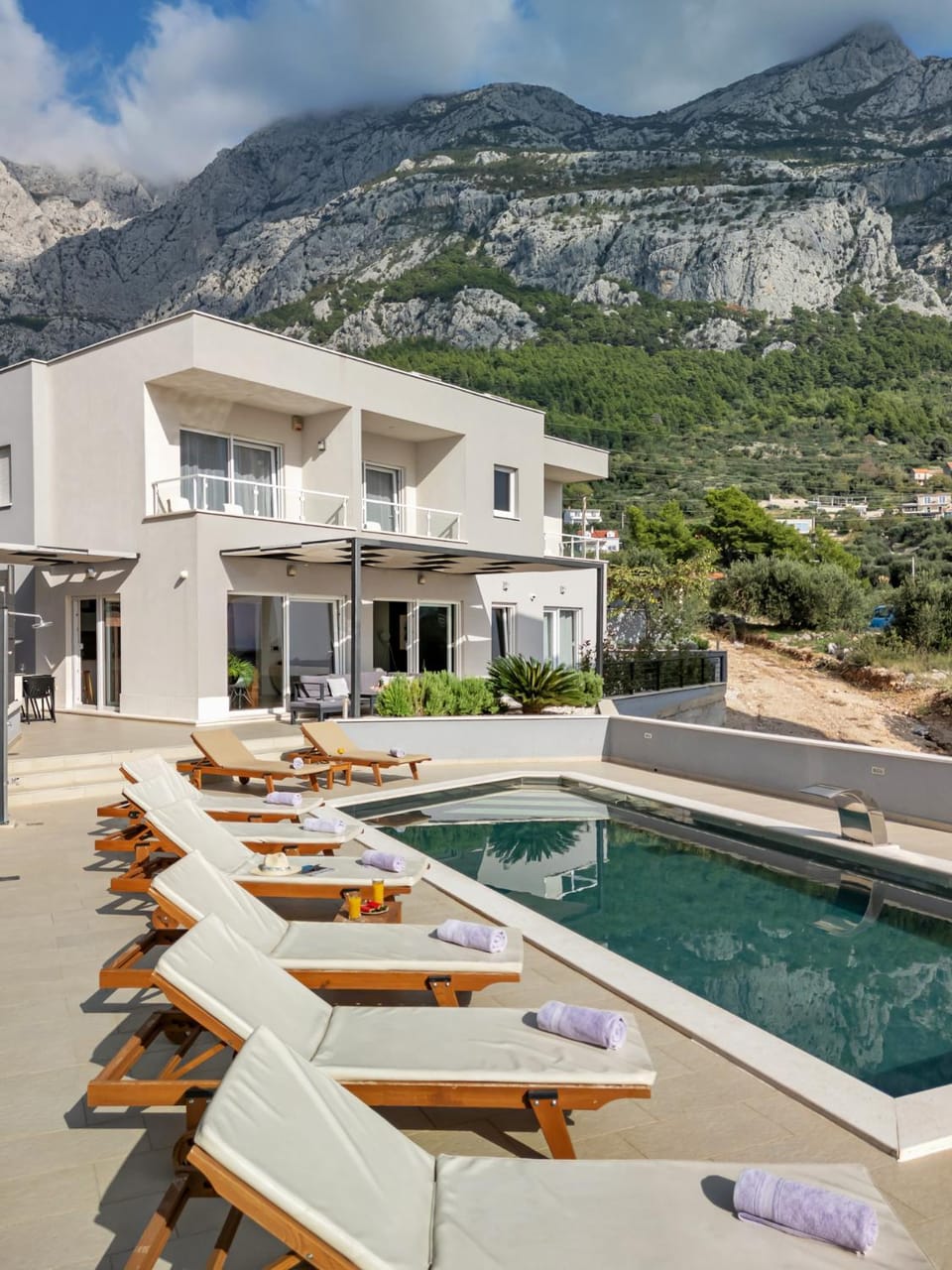 Property building, Swimming pool