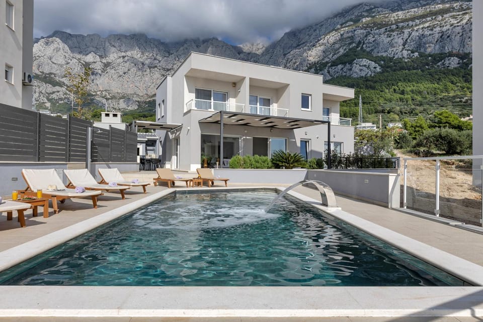 Property building, Swimming pool