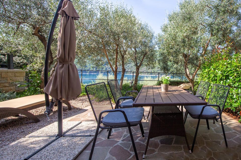 Garden, Balcony/Terrace, Dining area, Garden view, Sea view