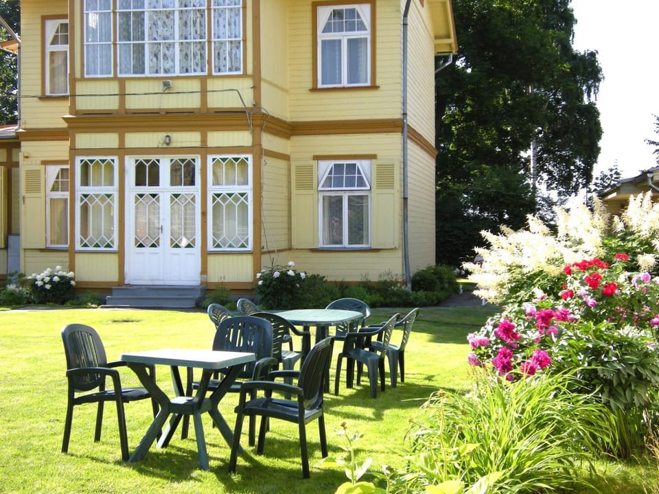Facade/entrance, Garden