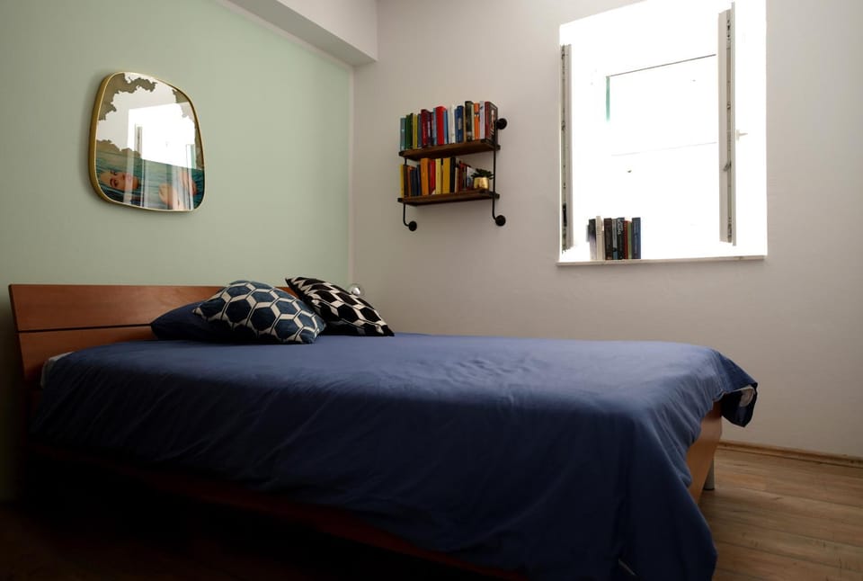 Bedroom, Quiet street view