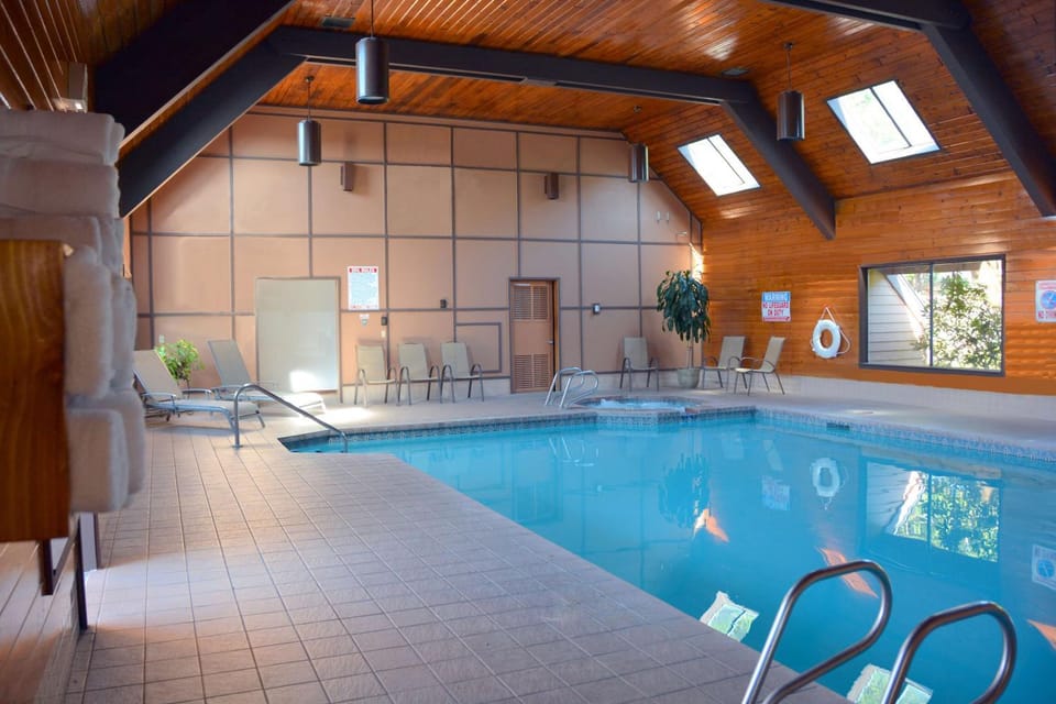 On site, Pool view, Swimming pool