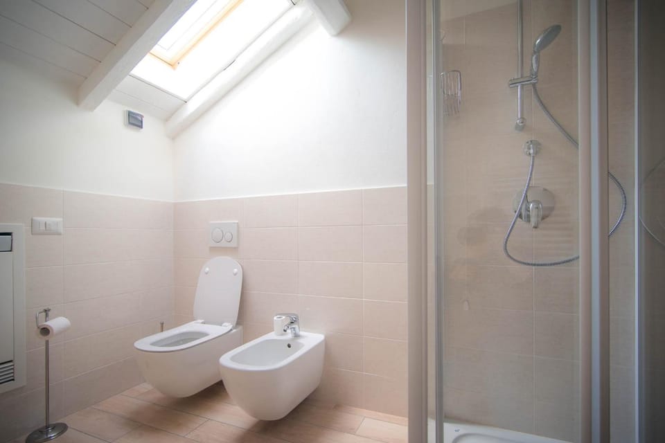 Comonfive Apartments House in Como