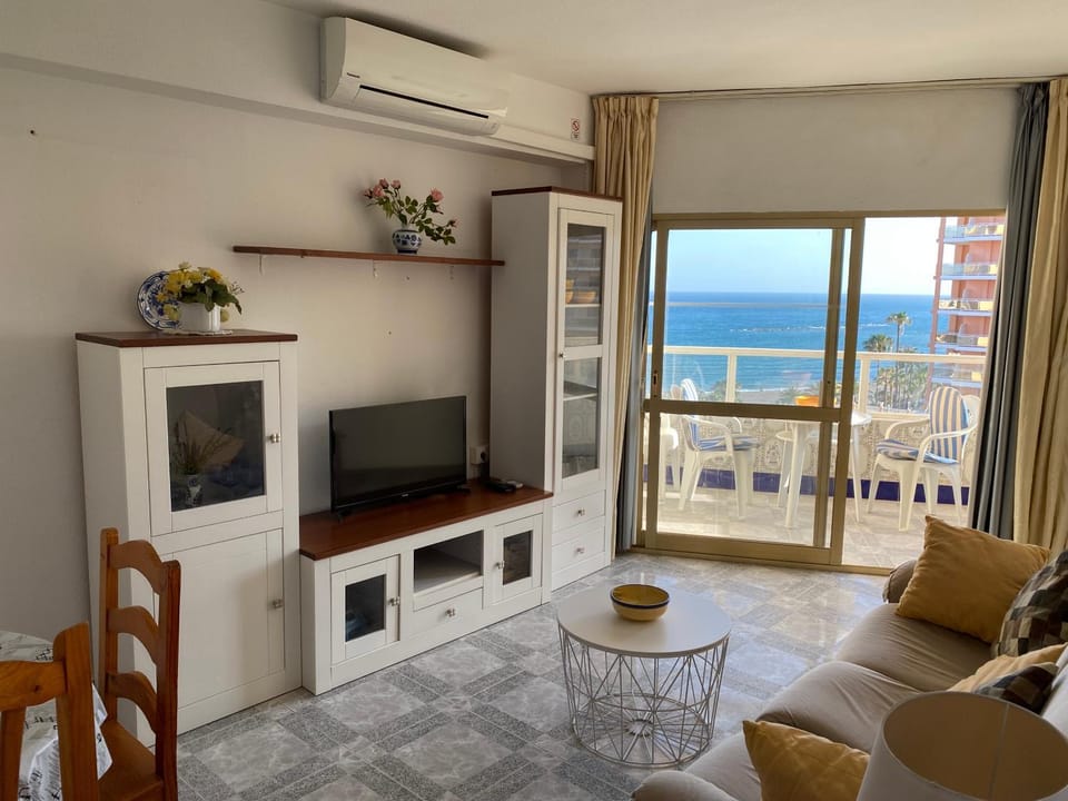 Cozy apartment with first line seaview in perfect location, near the Marina Apartment in Benalmadena
