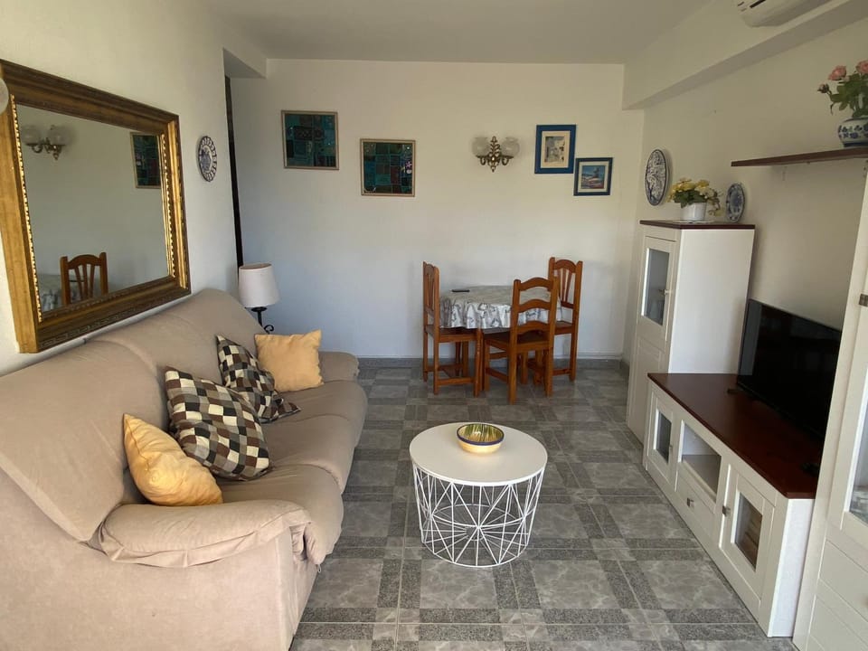 Cozy apartment with first line seaview in perfect location, near the Marina Apartment in Benalmadena