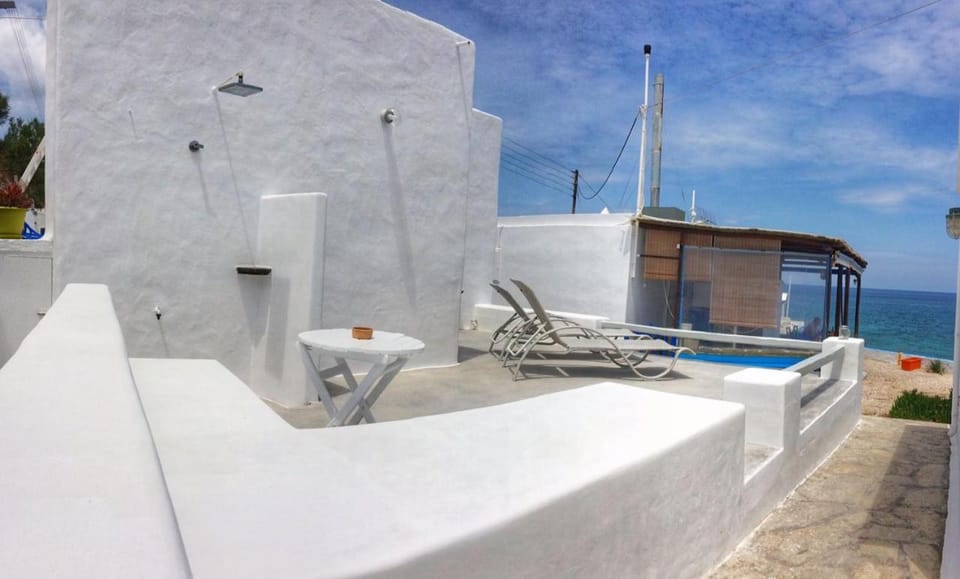 Sea view, Area and facilities