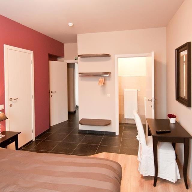 Seating area, Bedroom