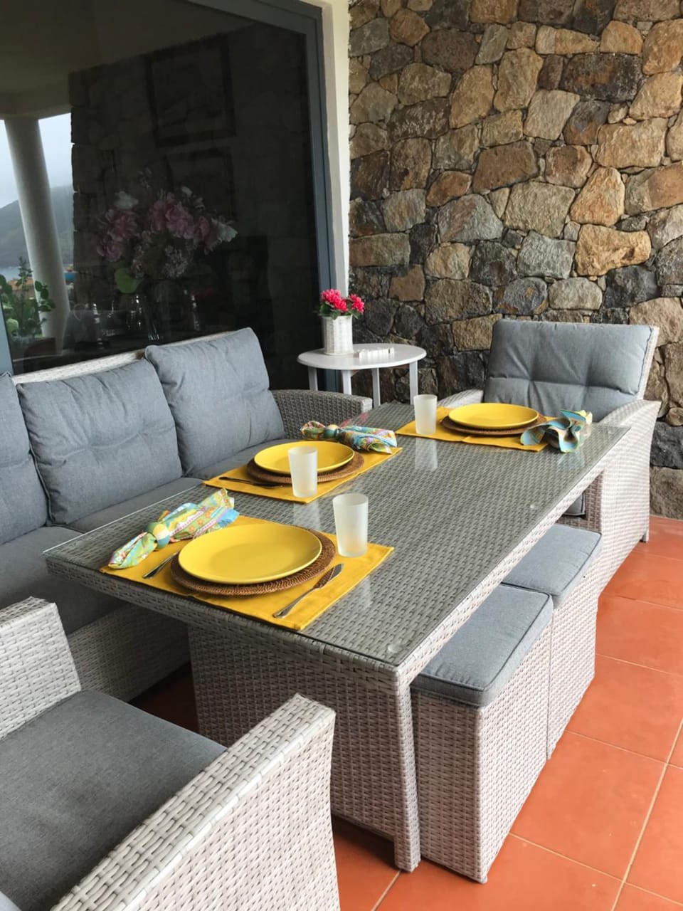 Property building, Garden, Balcony/Terrace