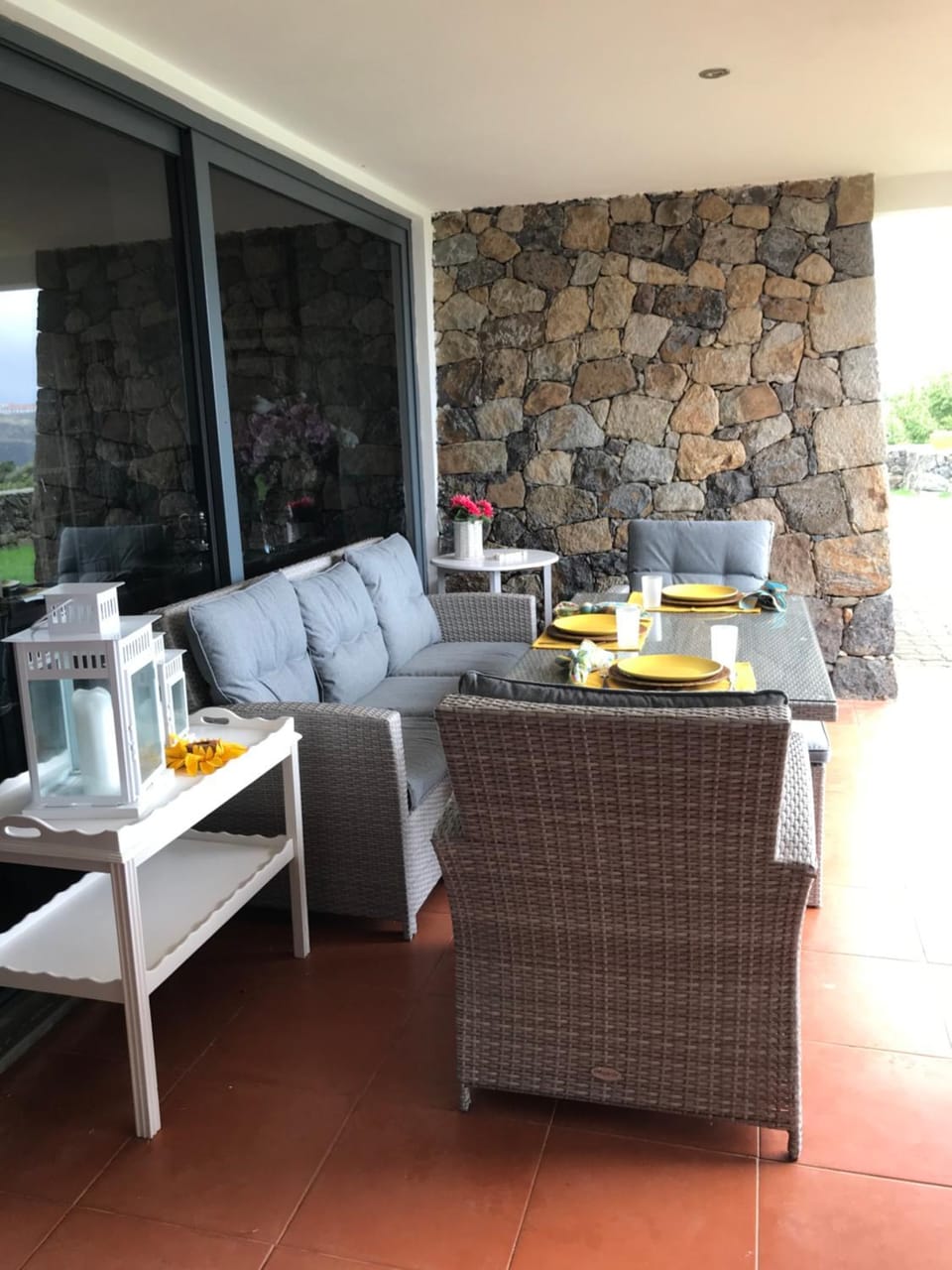 Property building, Garden, Balcony/Terrace