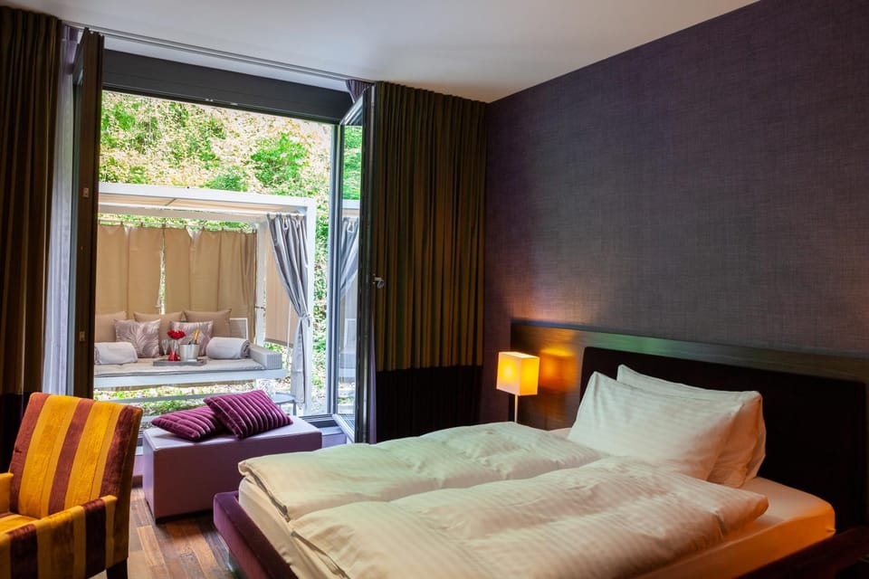 Photo of the whole room, Seating area, Bedroom