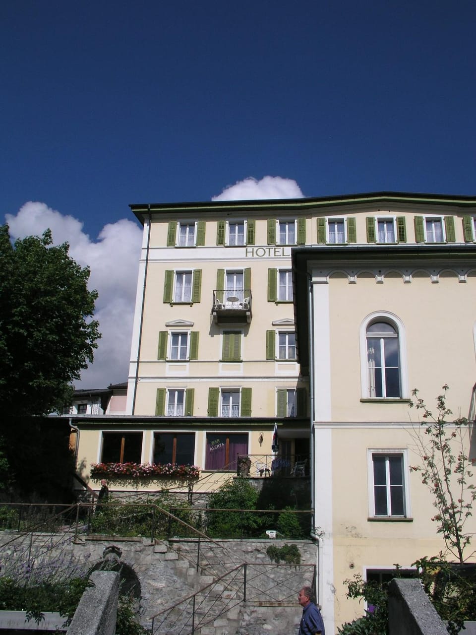 Facade/entrance