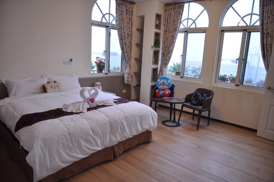 Bedroom, bunk bed