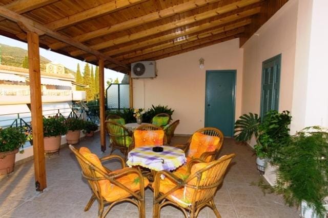 Balcony/Terrace, Area and facilities