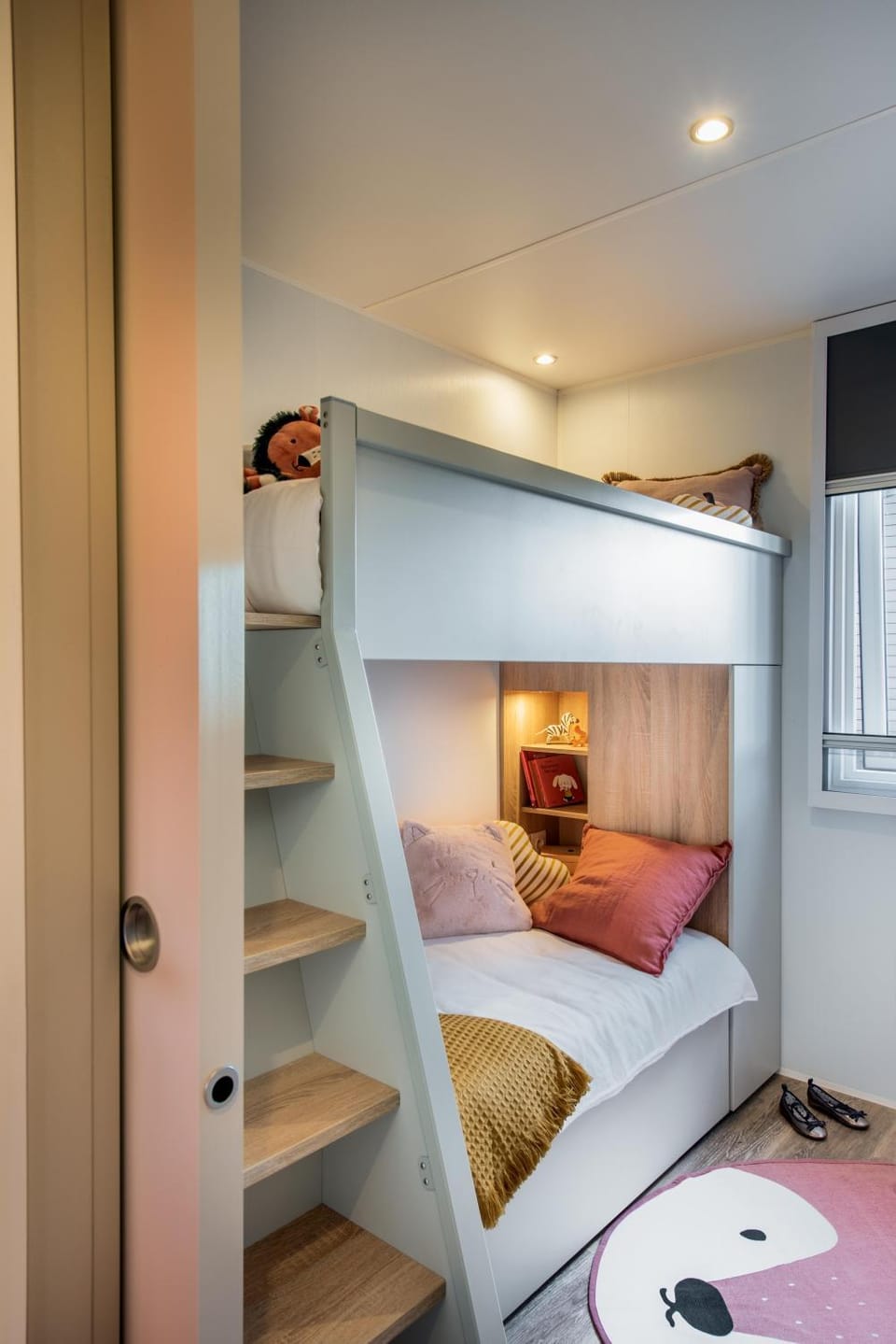 Bedroom, bunk bed
