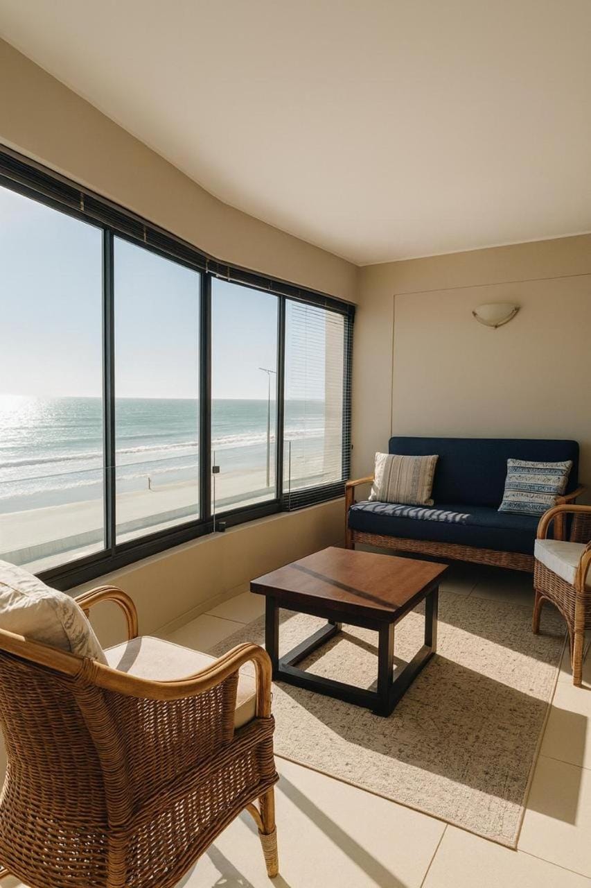 Luxurious Beach Front Apartment in Cape Town