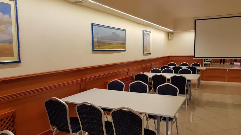 Meeting/conference room